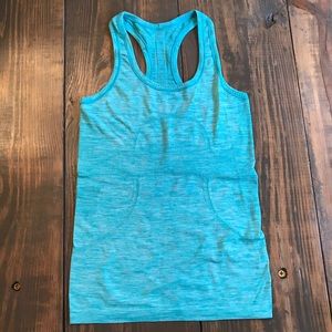 Lululemon Swiftly Tech Tank in Blue Size 4